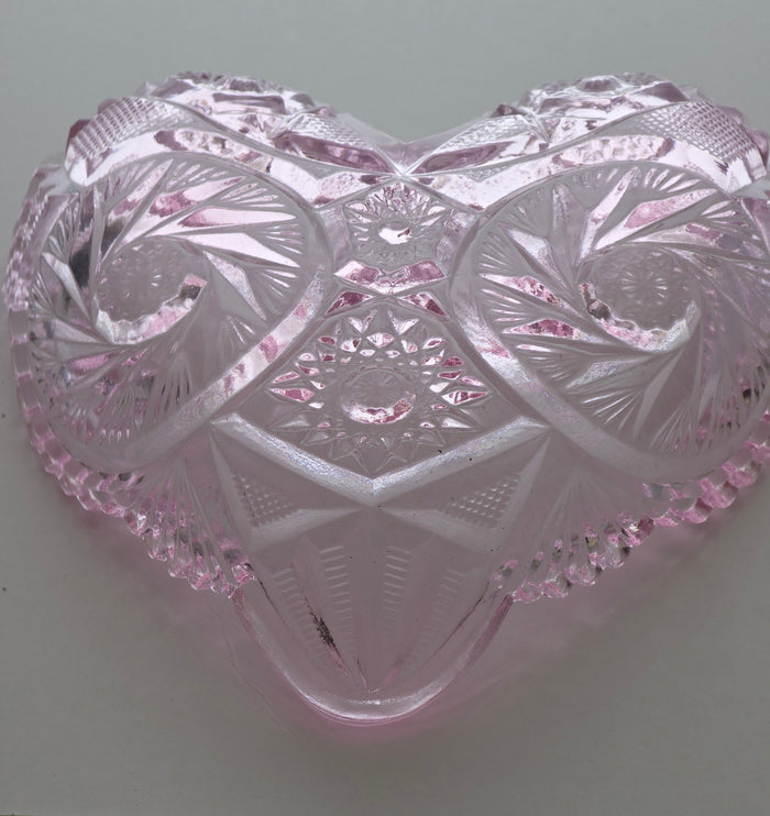 LE Smith pink heart dish