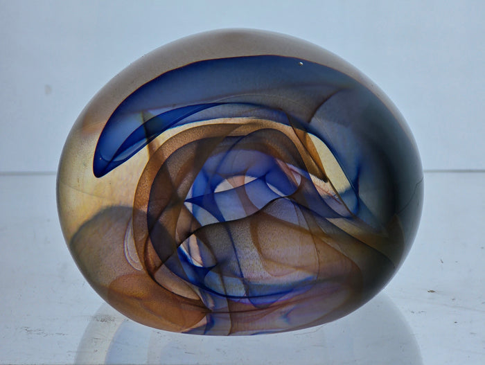 Art glass paperweight signed by Ed Nesteruk ' 81