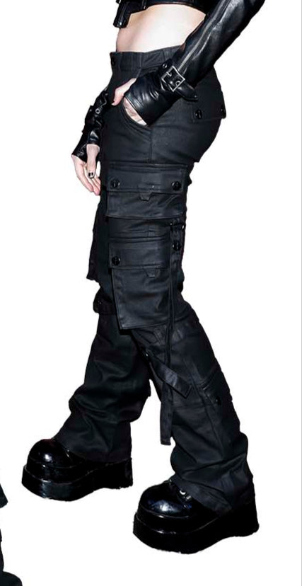 model showing side of pants