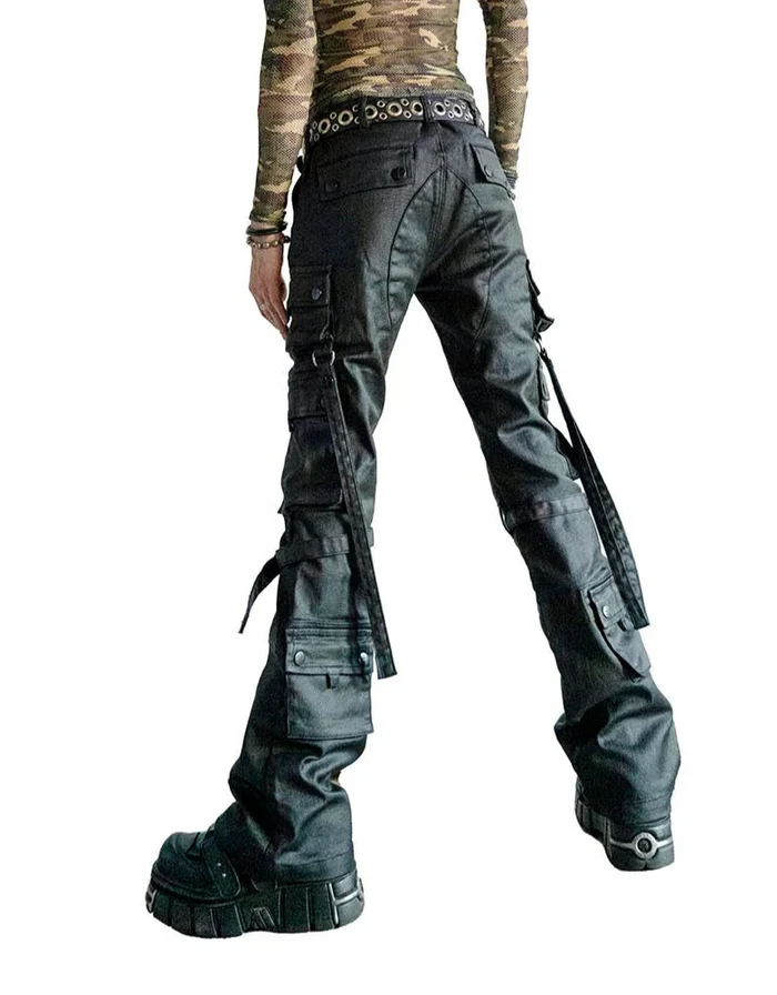 model showing back of pants