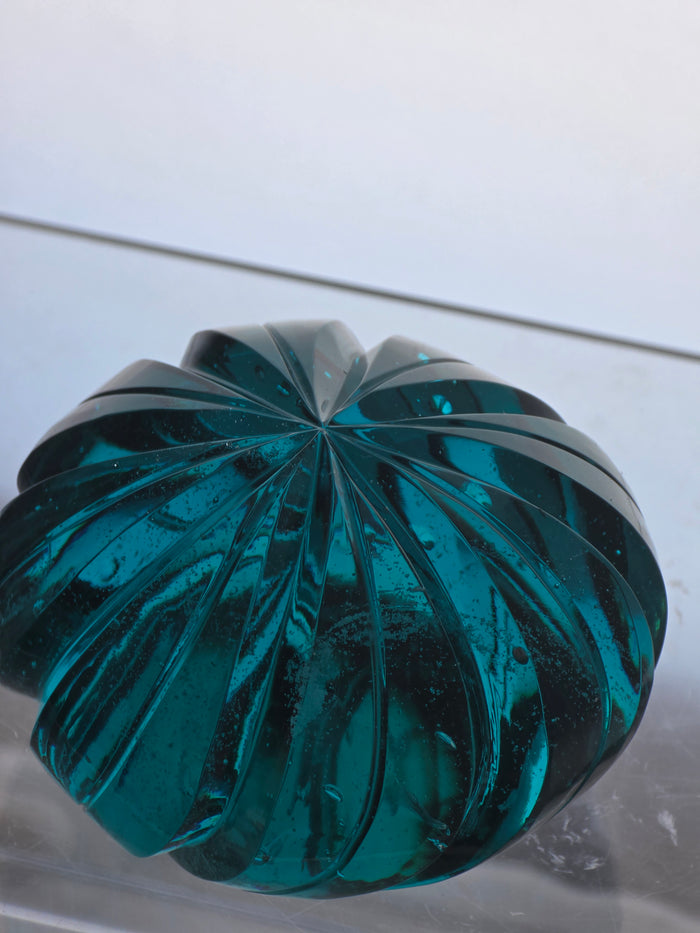 Hand crafted art glass paperweight from L.E. Smith