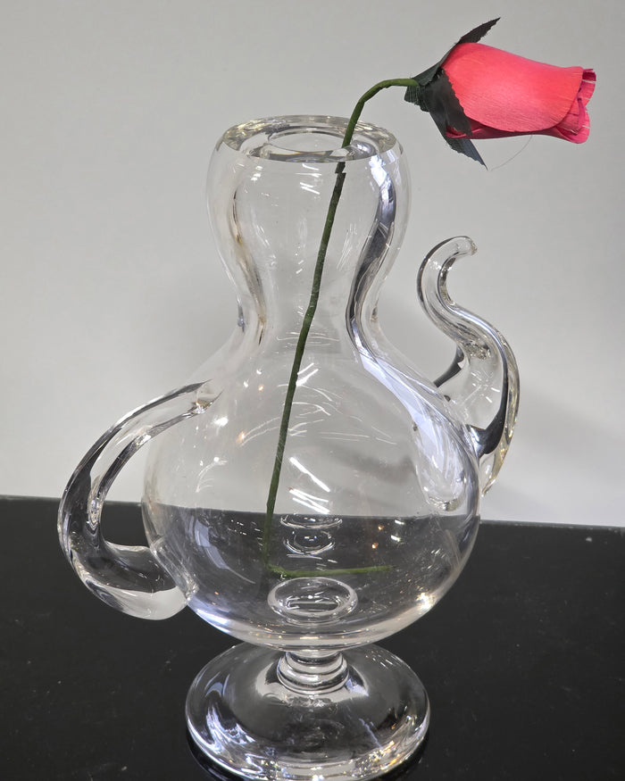 L.E Smith Glass hand made art vase tea pot shaped.
.