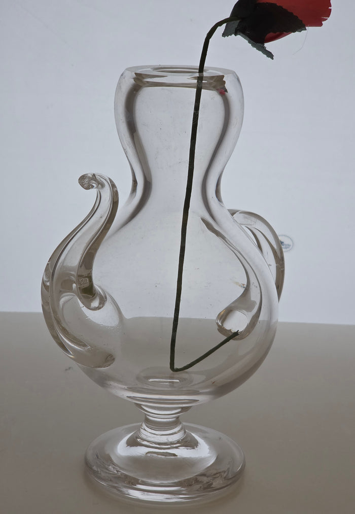 L.E Smith Glass hand made art vase tea pot shaped.
.