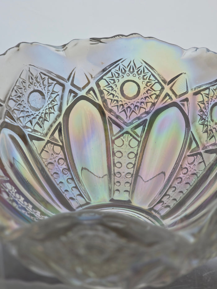L.E Smith Glass Iridescent Quintec bowl