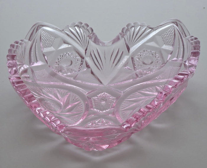 LE Smith pink heart dish