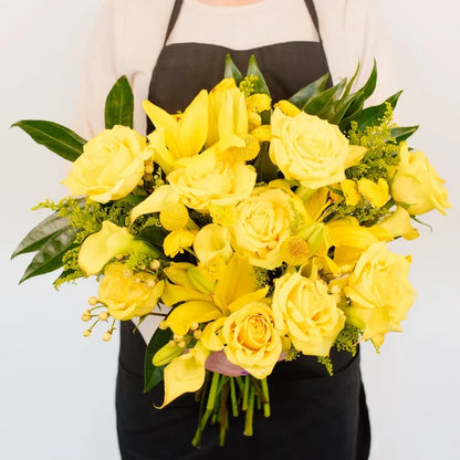 Mellow Yellow Centerpiece Apron - Image