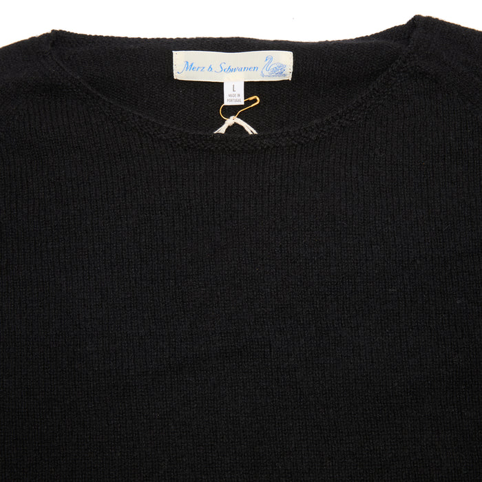 Merz b Schwanen Women's Cashmere Pullover in Deep Black