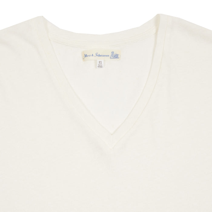 Merz b Schwanen Women's Cotton/Linen V-neck T-shirt in White