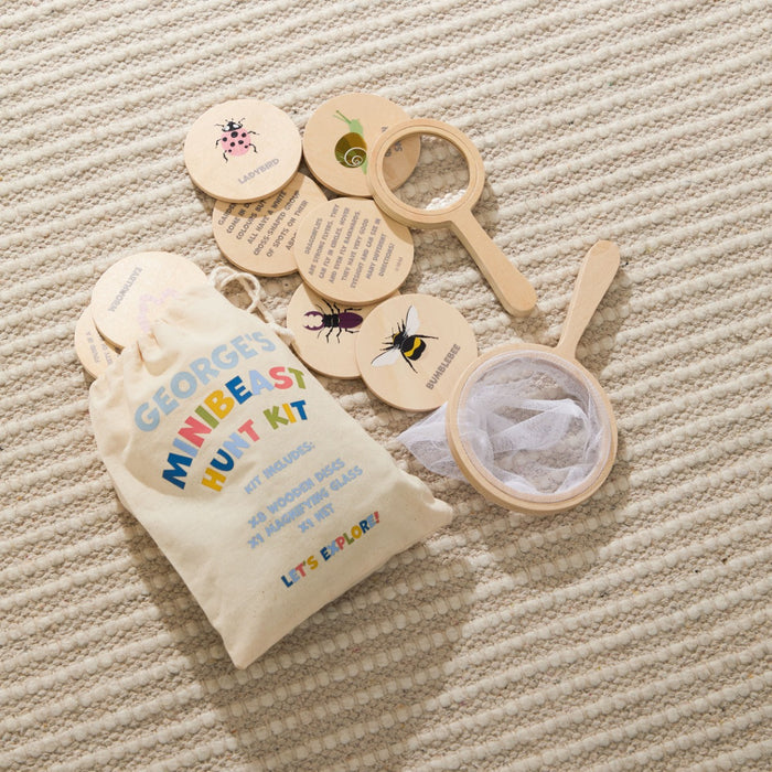 Personalised Natural History Museum™ Nature Mini Beast Hunt Kit FSC®